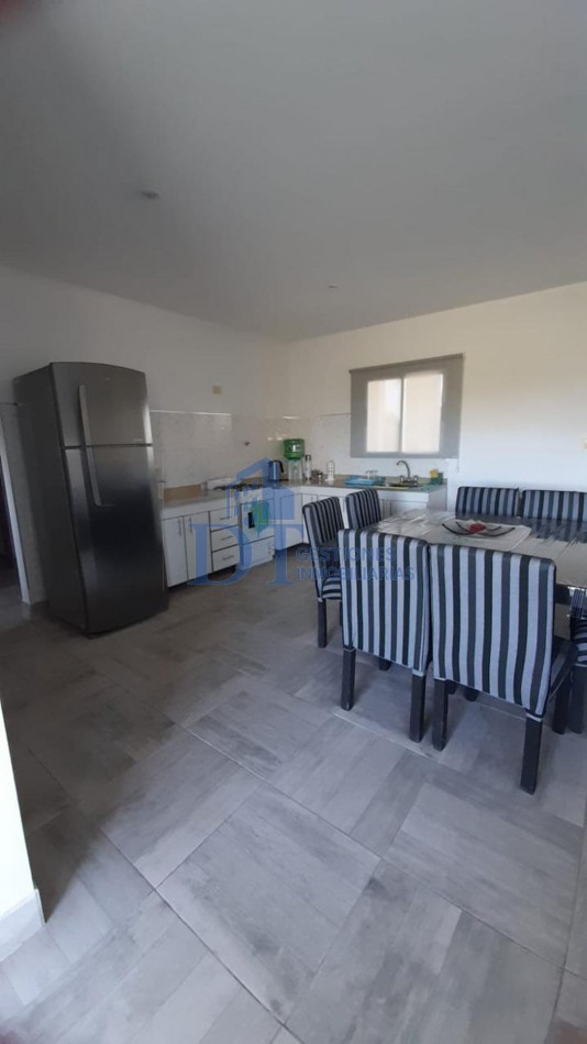 Moderna Casa con Pileta en Pedregales