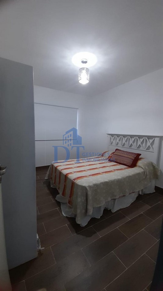 Moderna Casa con Pileta en Pedregales