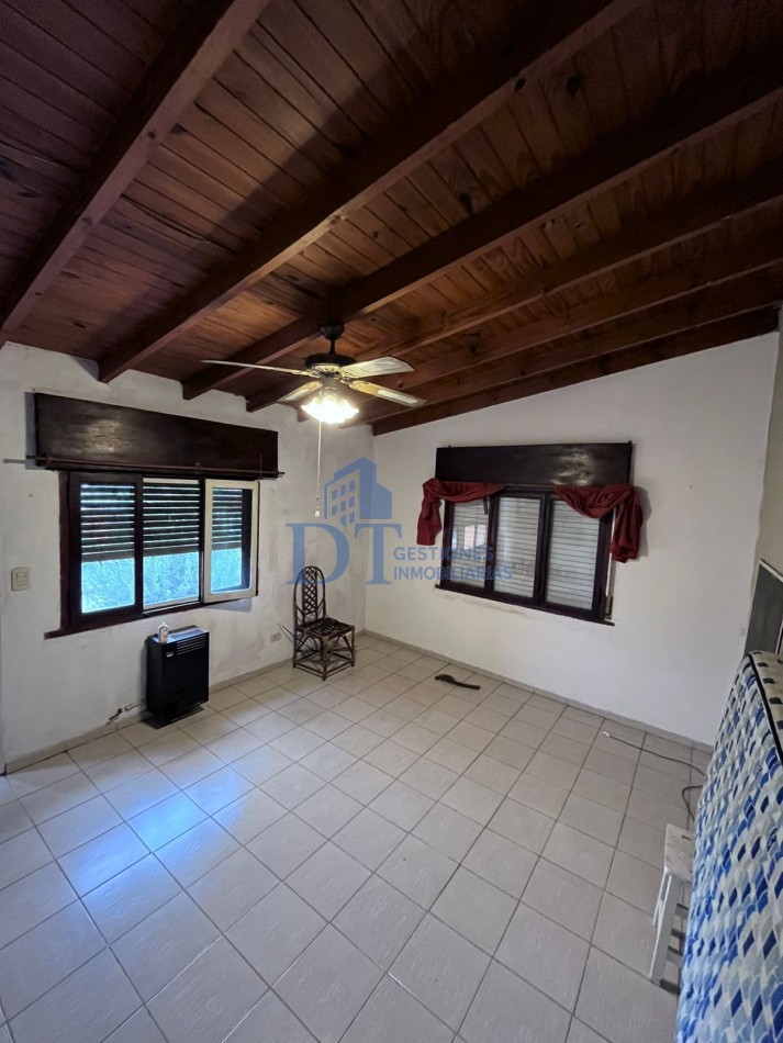 Casa 3 Ambientes con Gran Patio, Pileta, Quincho y Doble Cochera